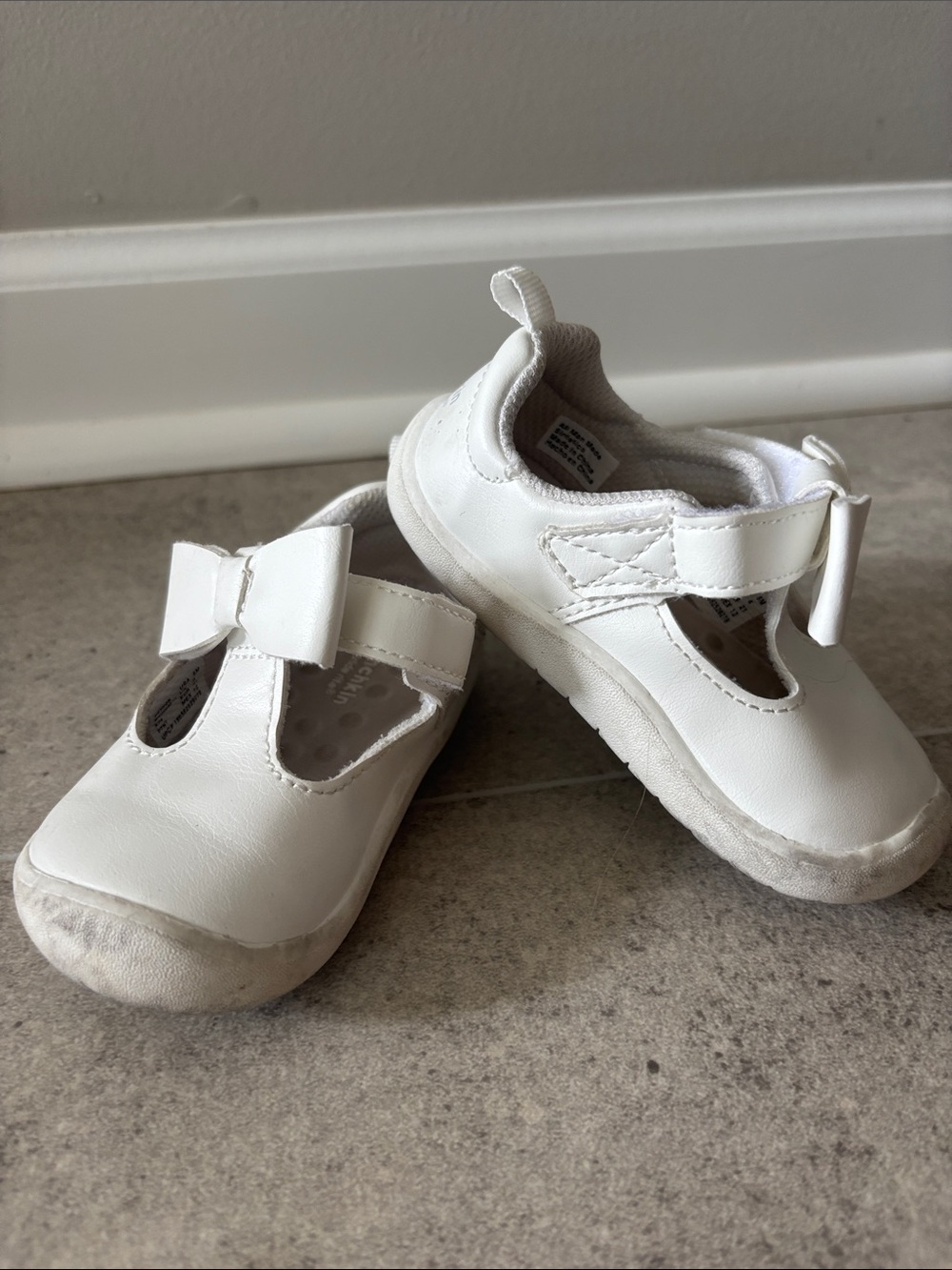 Munchkin White Bow T-Strap Baby Walker Shoes
